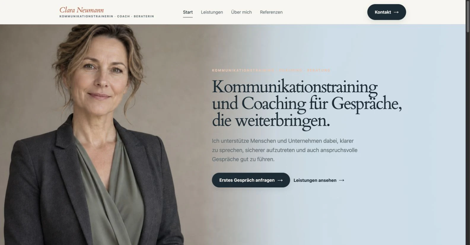 Aktuelle Startseite einer umgesetzten Coaching- und Kommunikationstrainings-Website mit großem Porträt, klarer Überschrift und Kontaktführung