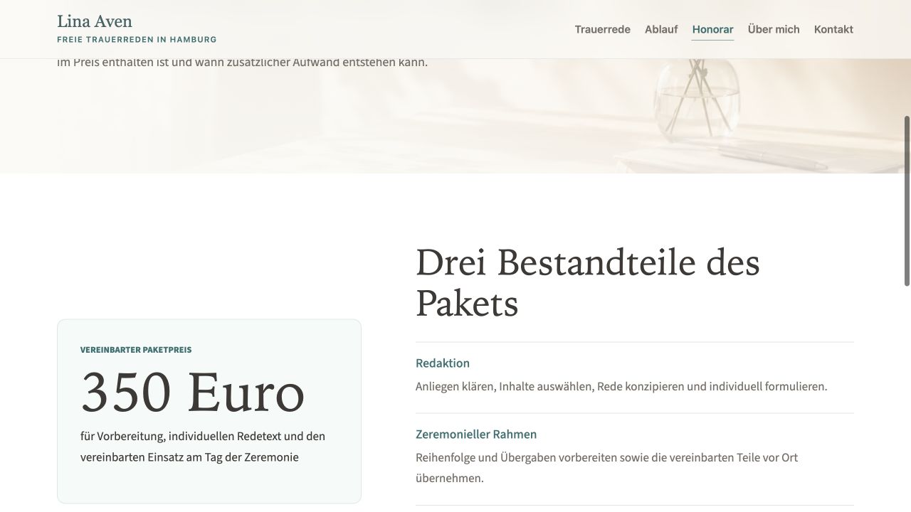 Honorar-Seite einer freien Trauerrednerin mit transparentem Paketpreis und drei klaren Bestandteilen
